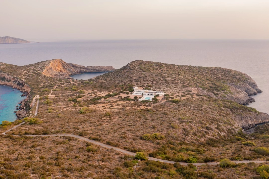 1685638691- Prospectors Luxury real estate Ibiza to rent villa Eden spain property rental private island sea view sunset chef dining outside.webp